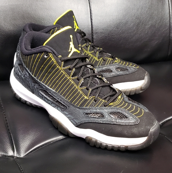 Air Jordan 11 Low IE "Yellow Zest" - Picture 1 of 7